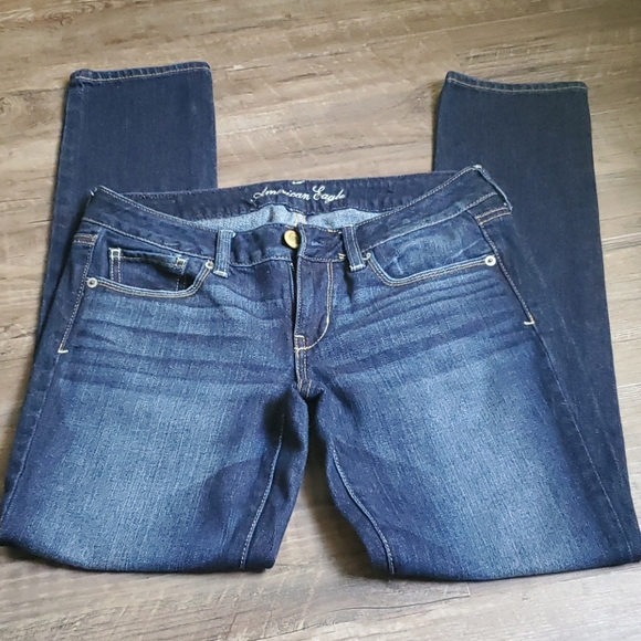 •AEO skinny jeans - Picture 2 of 10